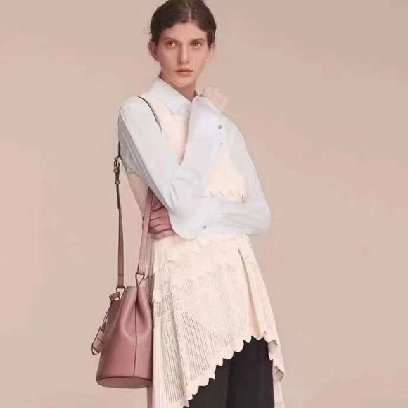 Burberry bucket bag - Picture 3 of 16